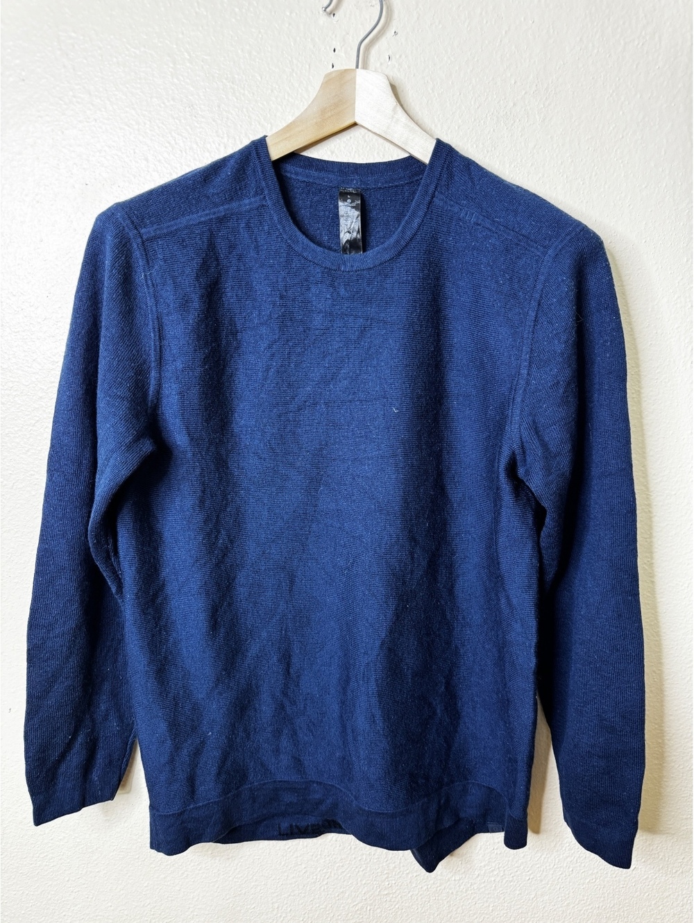 Lululemon Men's Merino Wool Crewneck Sweater Large Navy Blue Preppy